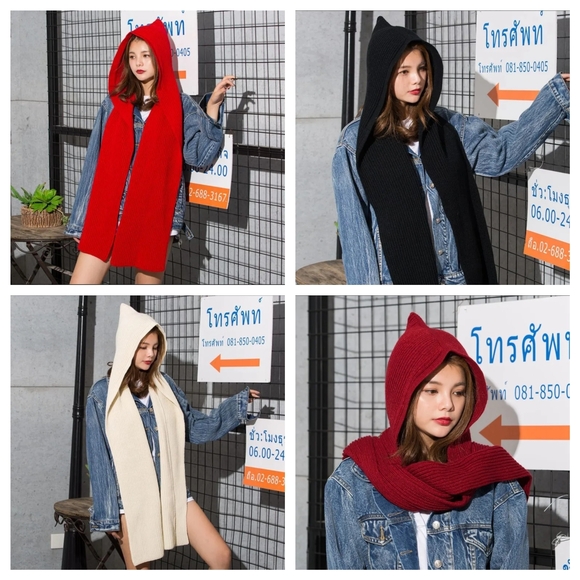 Hooded Scarf in Deep Blue - Picture 5 of 7